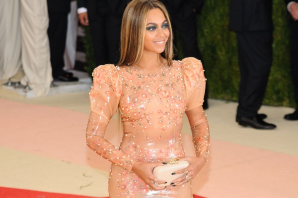 Beyonce on the Met Gala red carpet 2016