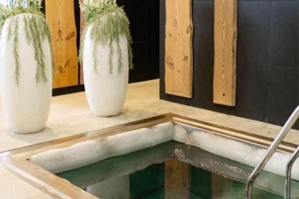 cold plunge pool with ice edge