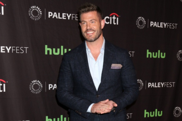 Bachelor host and former NFL player Jesse Palmer