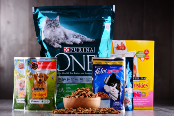 Purina says its Pet Food is Safe as Allegations about Sick Animals